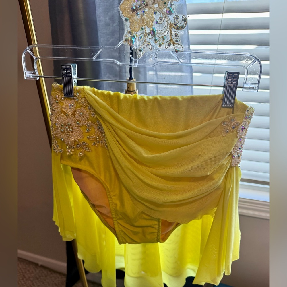 Glamour Dance 2 Piece Yellow Adult Medium Lyrical/Jazz Costume w Hair Piece - Picture 3 of 10